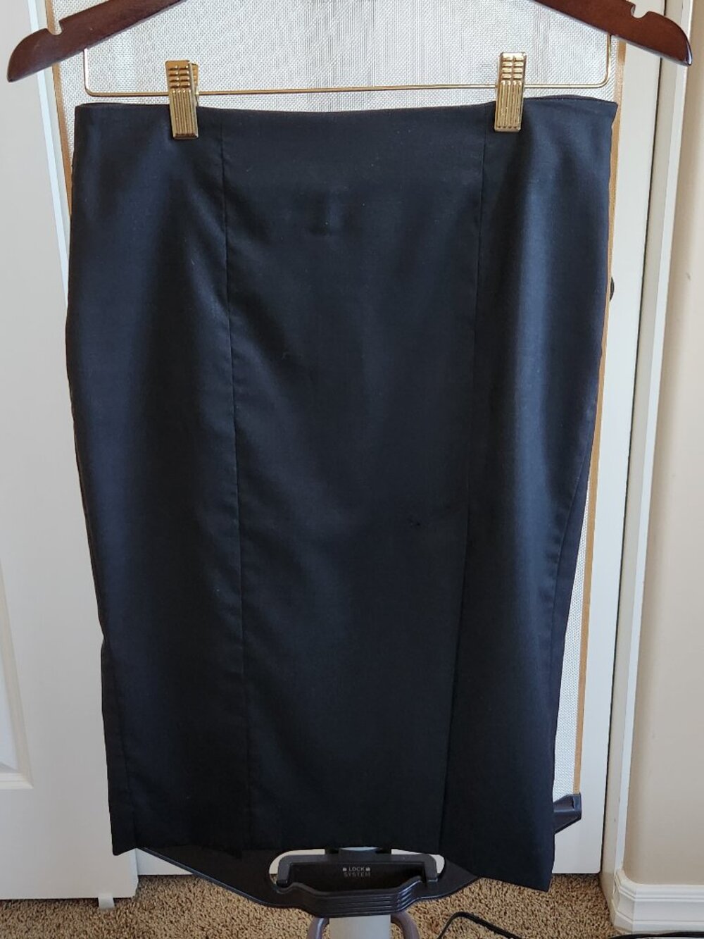 bebe Black Hidden Side Zip Pencil Skirt — Size 2